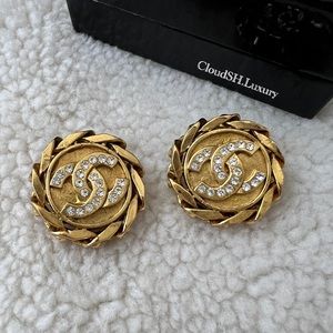 Auth Chanel Vintage Crystal CC Logo Gold Swirl Large Circle Clip-on Earrings